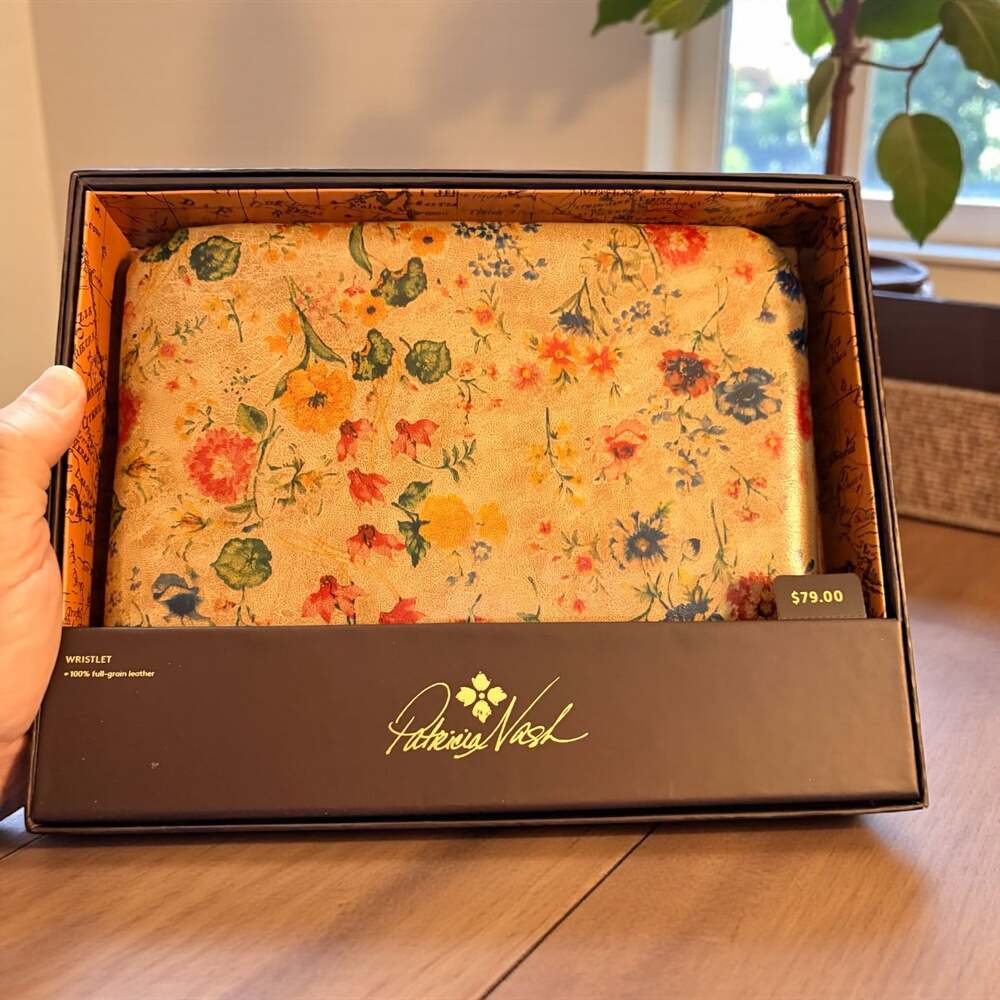 Patricia Nash Prairie Rose Leather Cassini Wristlet Pouch Clutch New in Gift Box - Picture 1 of 3